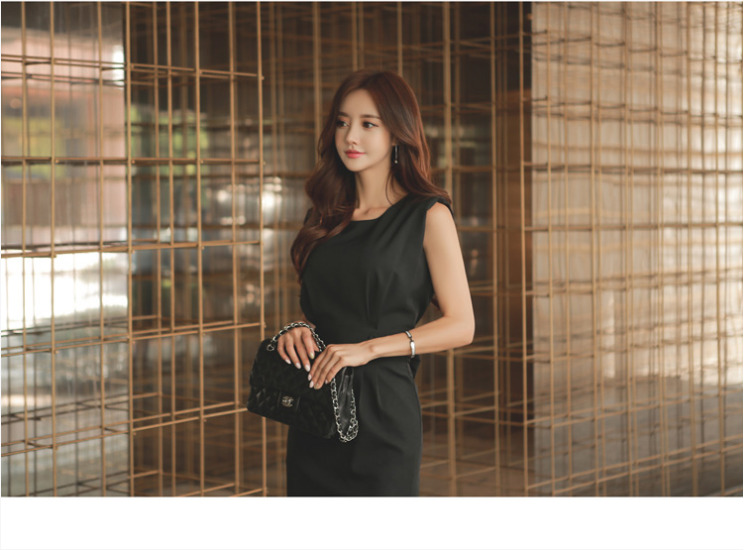 ชุดเดรสทำงานสีดำ ทรงเข้ารูป แขนกุด แนวเรียบร้อย สวย ดูดี แฟชั่นทำงานสไตล์สาวออฟฟิศ