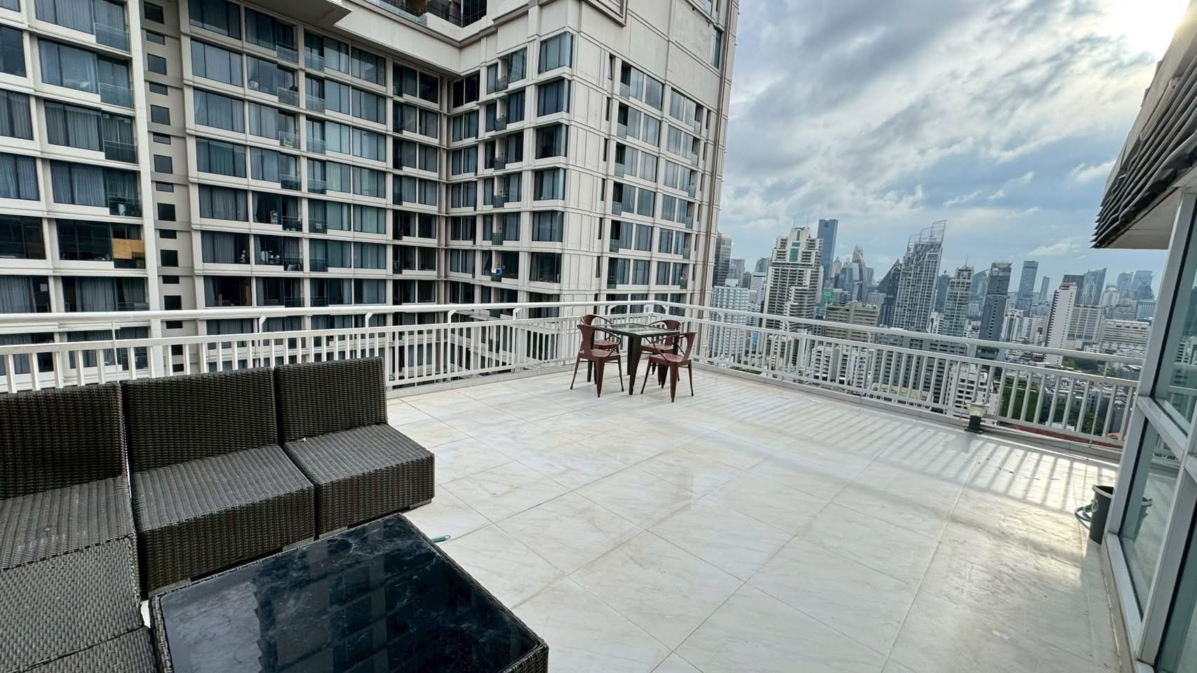 ขาย / ให้เช่า Penthouse Grand Park View Asok – วิวเมืองพาโนรามา ใจกลางอโศก