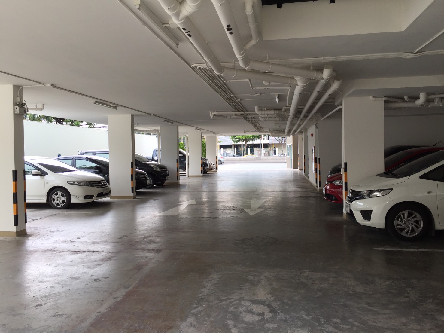 รหัสทรัพย์ 83374 ให้เช่าคอนโด City Ville @Kasetsart ( ซิตี้ วิลล์ แอท เกษตร ) ห้อง 1ห้องนอน 1 ห้องน้ำ ชั้น 2 พื้นที่ 32 ตร.ม วิว ลานจอดรถสวนอาหาร ราคาเช่า 11,000 บาทต่อเดือน สัญญาเช่า 1ปี