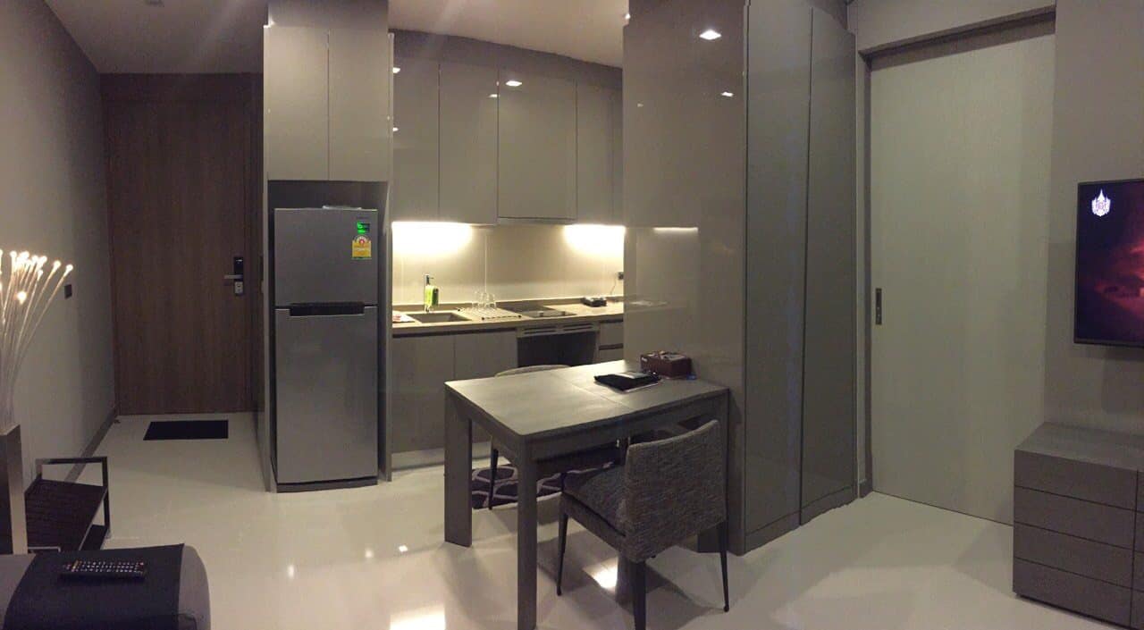 ให้เช่า M Silom (เอ็ม สีลม) อนุญาตเลี้ยงน้องหมา น้องแมวได้ ชั้น 11 fully Furnished. 1 ห้องนอน