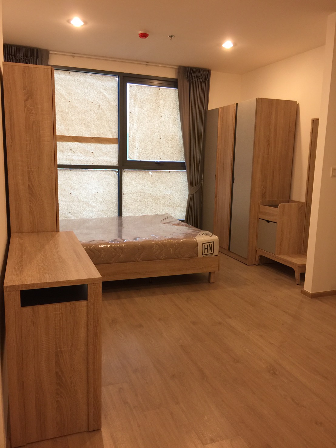 รหัสทรัพย์ 48860 ให้เช่าคอนโด ไอดีโอ คิว จุฬา-สามย่าน / Ideo Q Chula-Samyan ห้องสตูดิโอ ขนาดพื้นที่ 30 ตรม ชั้น 16 ตกแต่งครบพร้อมอยู่ ราคาเช่า 26,000 บาทต่อเดือน สัญญาเช่า 1 ปี