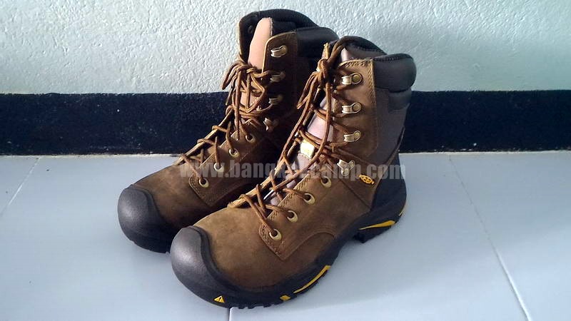รองเท้า Keen หัวเหล็ก ข้อยาว