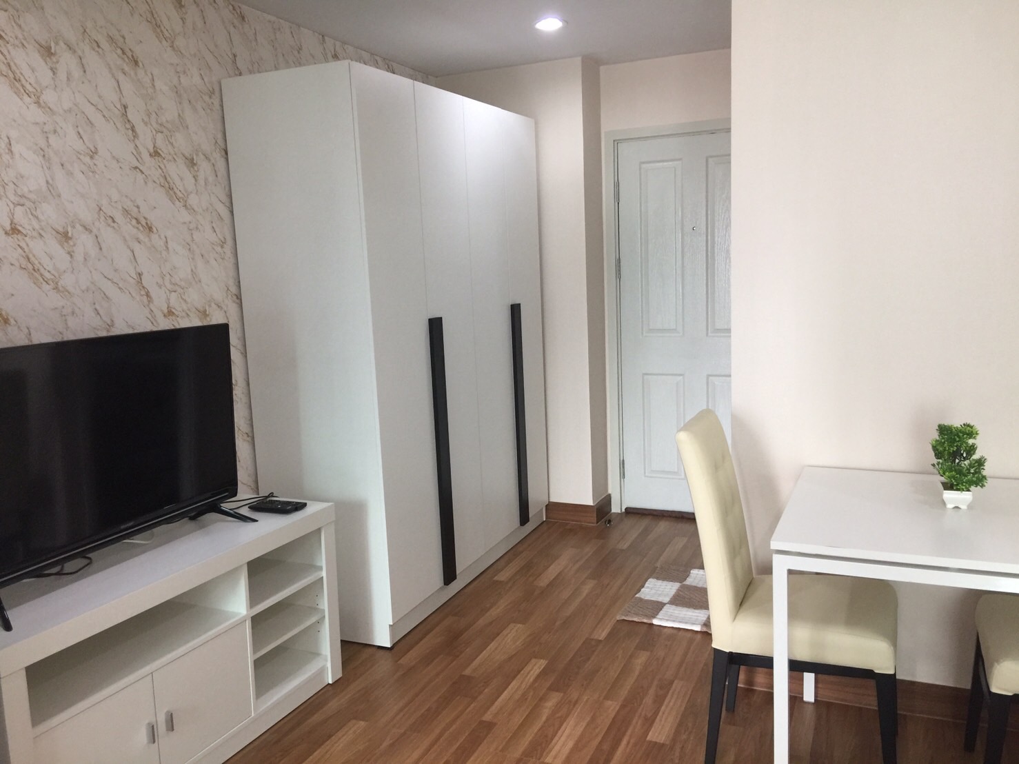 ให้เช่าราคาถูก คอนโด Regent Home สุขุมวิท 81 (BTS อ่อนนุช) ชั้นสูง ห้องสวย พร้อมอยู่