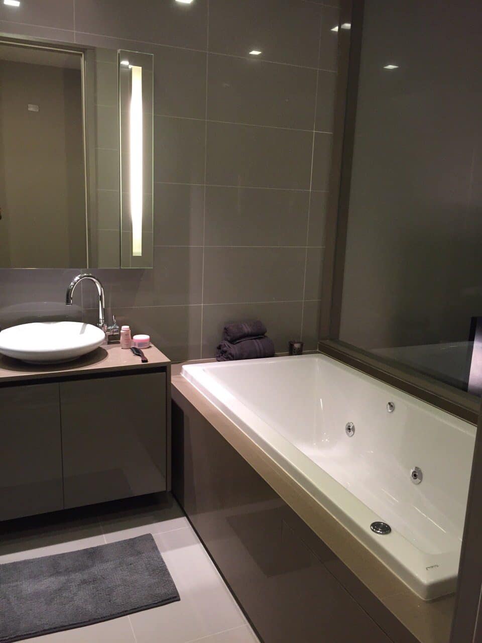 ให้เช่า M Silom (เอ็ม สีลม) อนุญาตเลี้ยงน้องหมา น้องแมวได้ ชั้น 11 fully Furnished. 1 ห้องนอน