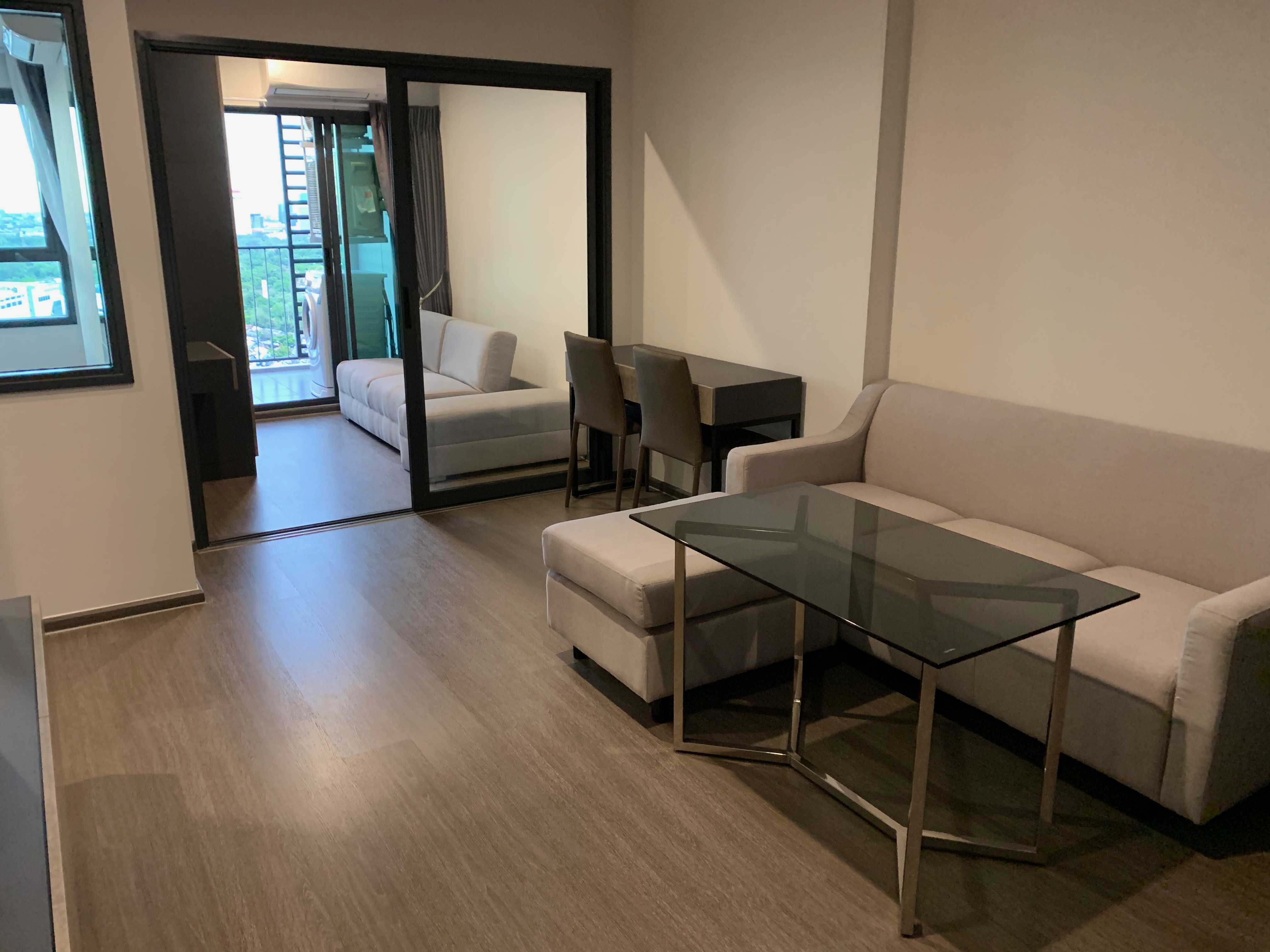 ให้เช่าคอนโด Ideo Phaholyothin Chatujak (ไอดีโอ พหลโยธิน จตุจักร) 2 ห้องนอน 1 ห้องน้ำ ขนาด 48 ตรม ชั้น 26 ตำแหน่งดีที่สุดของโครงการ