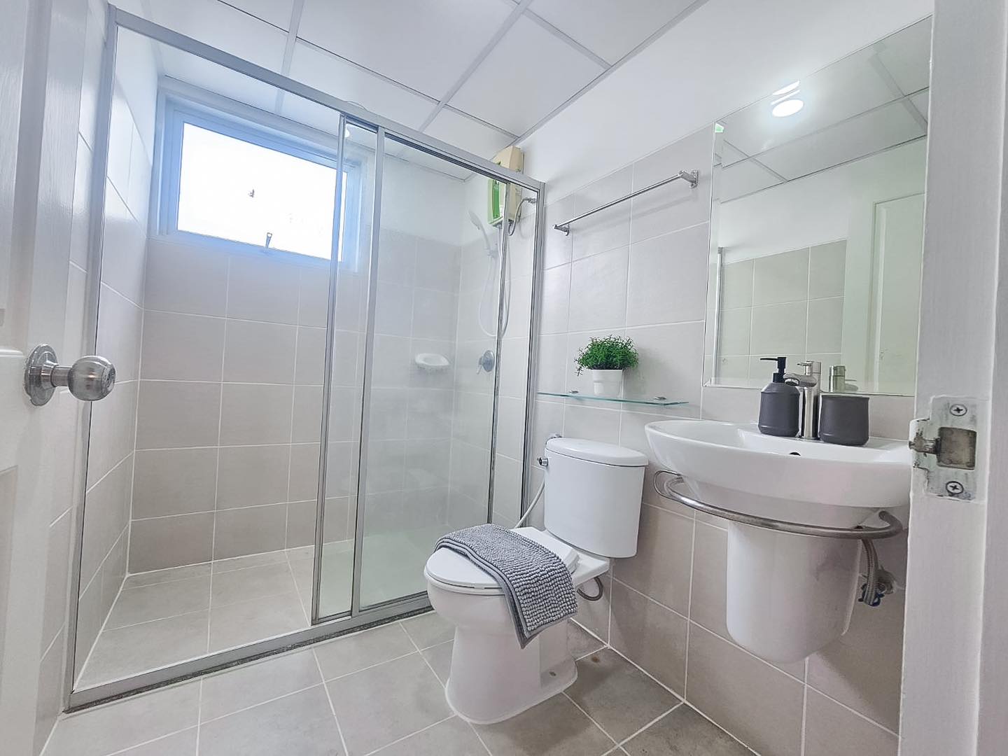 💥ขายด่วน! คอนโด Supalai Park Kaset (ศุภาลัย ปาร์ค เกษตร) ห้องใหญ่ วิวสระ ค่าส่วนกลางถูก ที่จอดรถเยอะมาก!