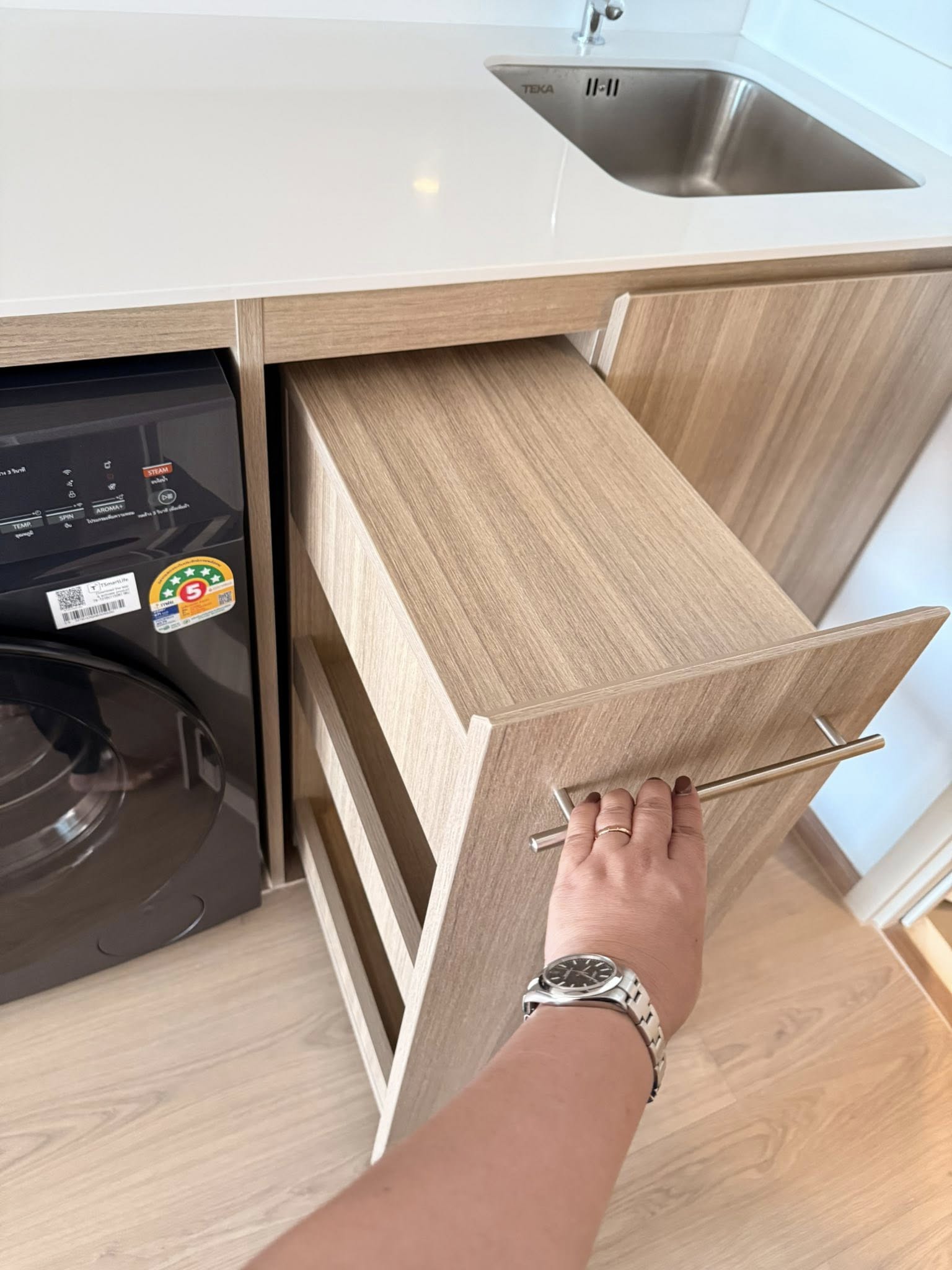 ให้เช่าคอนโดใหม่ Life Rama 4 - Asoke (ไลฟ์ พระราม 4 - อโศก) วิวแม่น้ำสวยมาก ใกล้ MRT ศูนย์สิริกิติ์ เพียง 300 เมตร