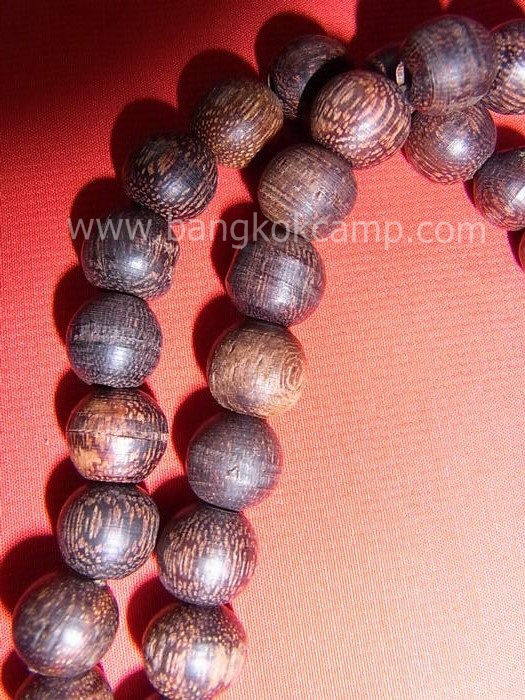 ไม้มงคลหายาก... ประคำ(ไม้แก่นมะขาม) ลายสวย ขนาด10มิล.ยาว18.5นิ้ว ...ไม้แก่นมะขามแท้ทุกเม็ด (CN009)