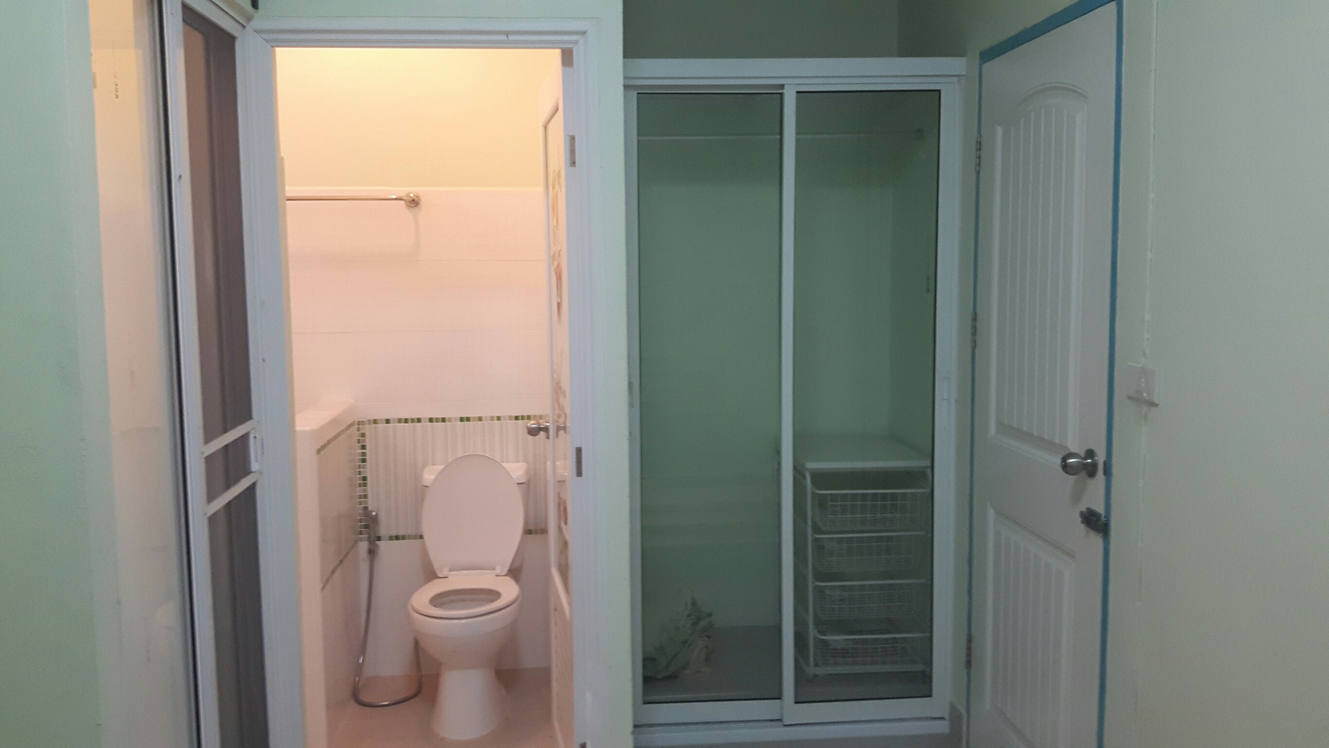 รหัสทรัพย์ 33318 ขายห้องเช่า(อพาร์ทเม้นท์ ลาดกระบัง 46 ) 2 ชั้น อยู่ในซอย ลาดกระบัง 46