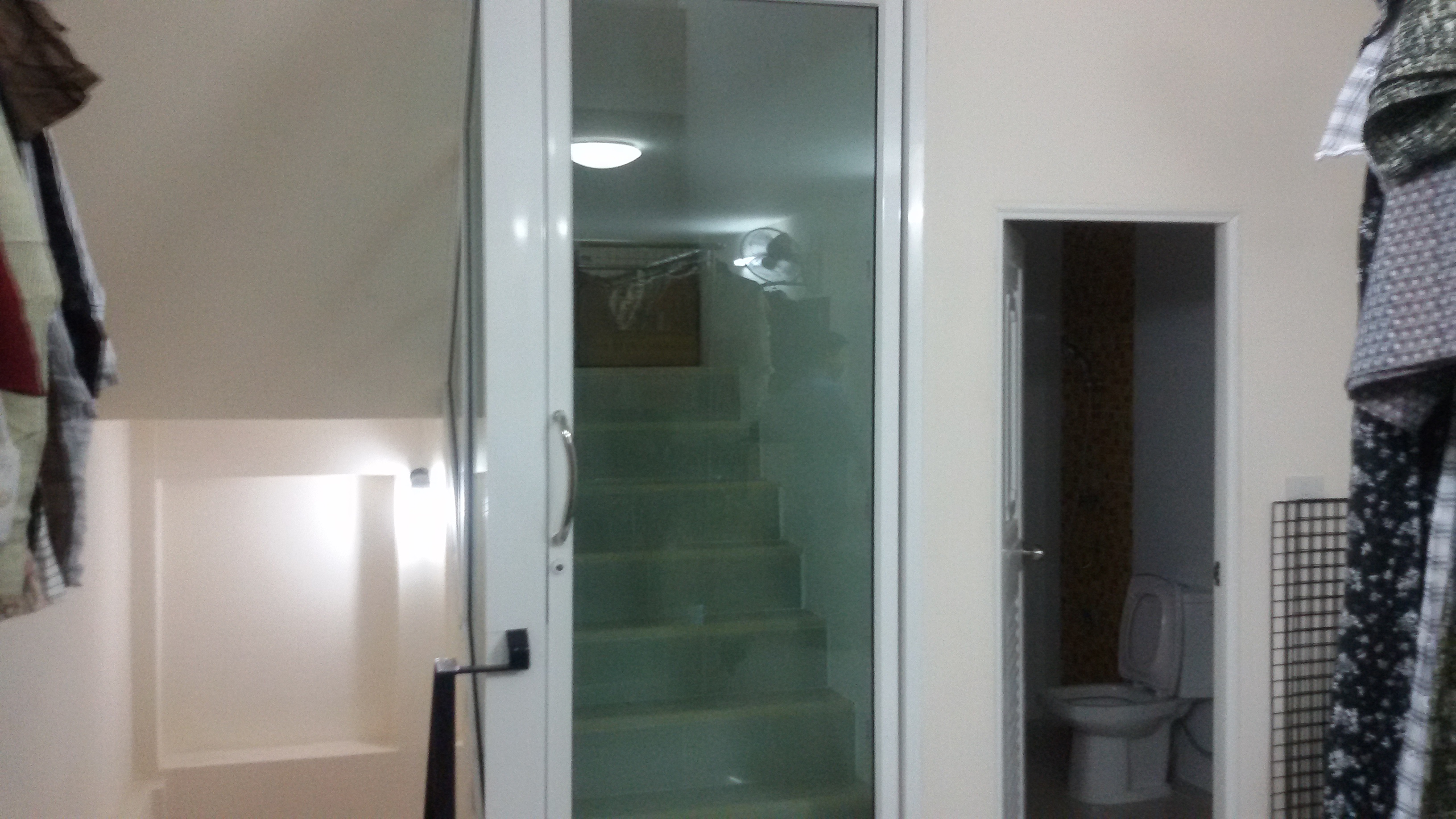 ขายตึกแถวอาคารพาณิชย์ 5 ชั้น ห้องมุม ชั้นลอยต่อเติมเต็มพื้นที่ มีชั้นใต้ดิน หน้ากว้าง 6 เมตร ตัวตึกติดถนนใหญ่