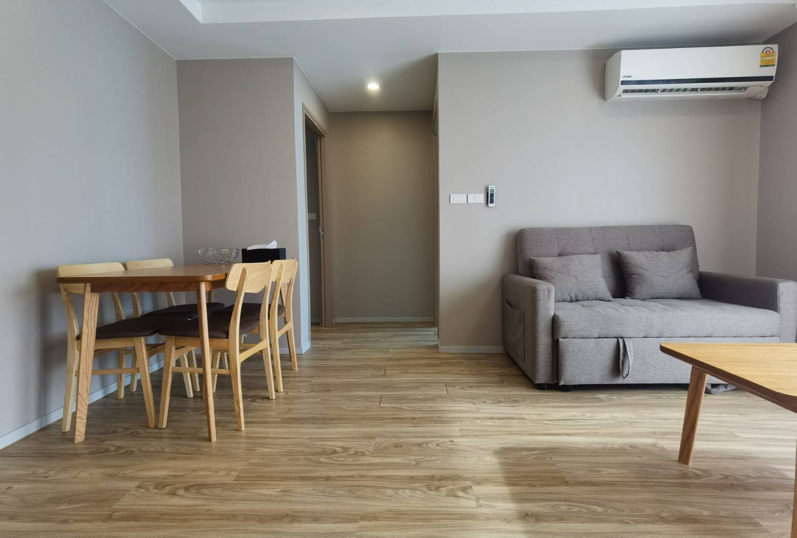 ให้เช่าคอนโด Blossom Condo @ Sathorn - Charoenrat (บลอสซั่ม คอนโด สาทร- -เจริญราษฎร์ 2 ห้องนอน ขนาด 63 ตรม