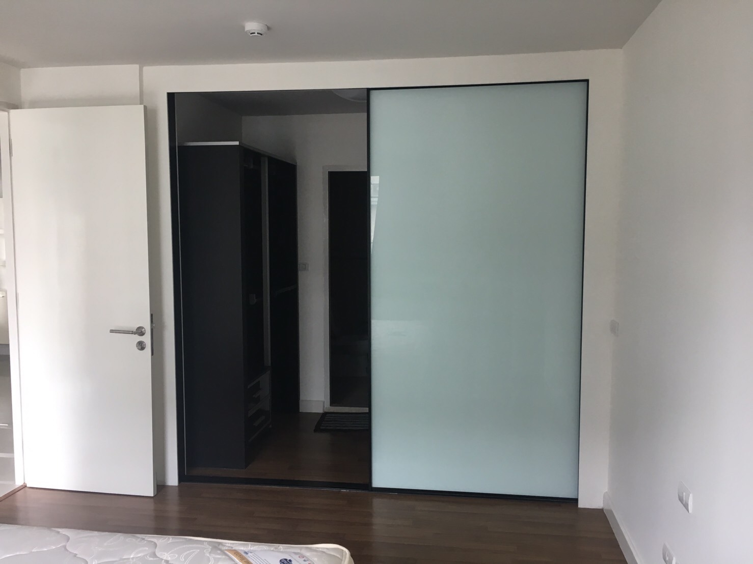 ขายคอนโด The Clover ( เดอะ โคลเวอร์ ตั้งอยู่ ซ.ทองหล่อ18 ) 1 ห้องนอน 1 ห้องน้ำ