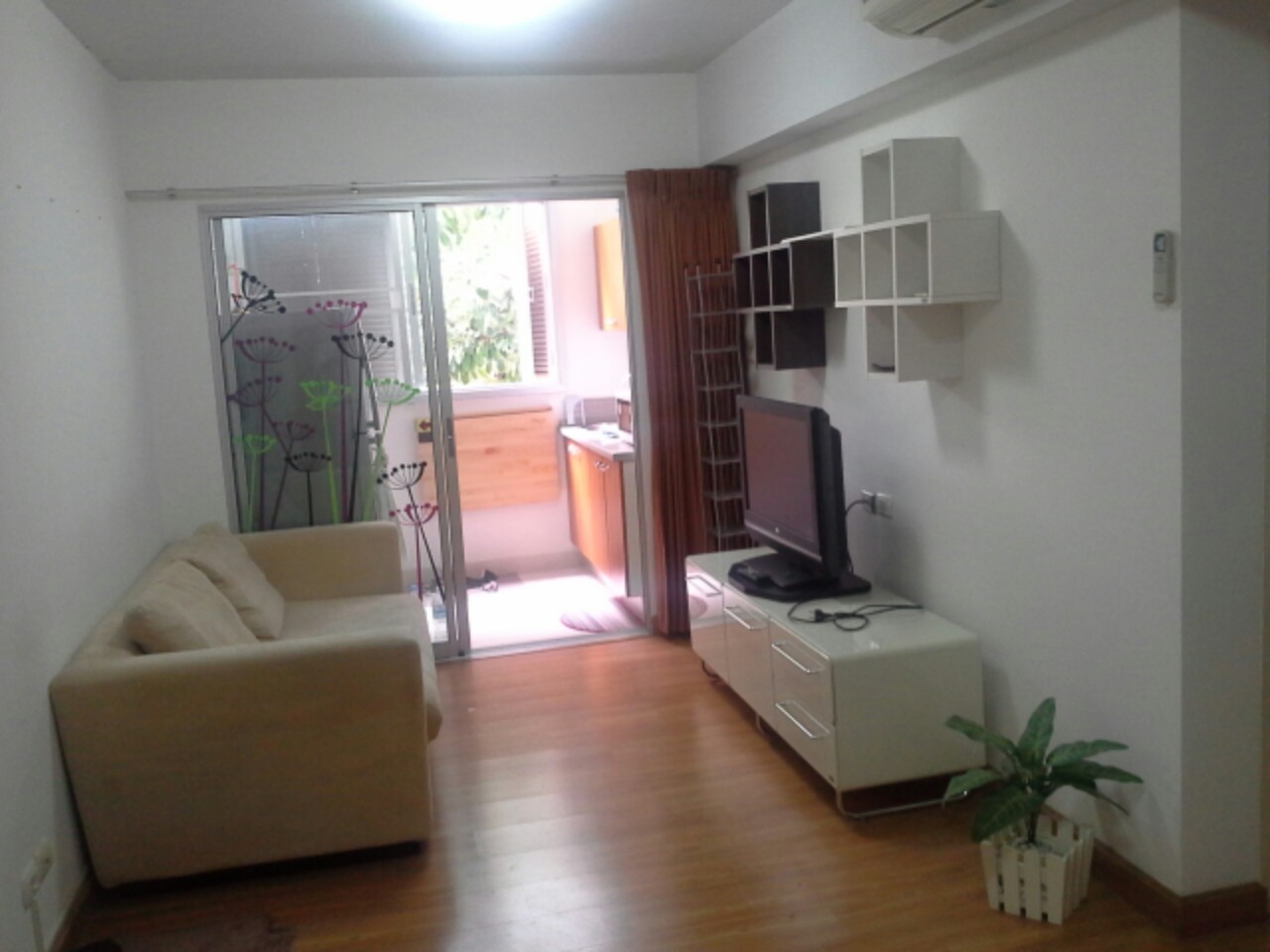 ขาย และเช่า คอนโด City Home Ratchada ( ซิตี้ โฮม รัชดา (รัชดาภิเษก 10) ราคา 12000 บาทต่อเดือน / ขาย 2.6 ล้าน 1 ห้องนอน พื้นที่ 38 ตร.ม ชั้น 2 ตึก วี 3