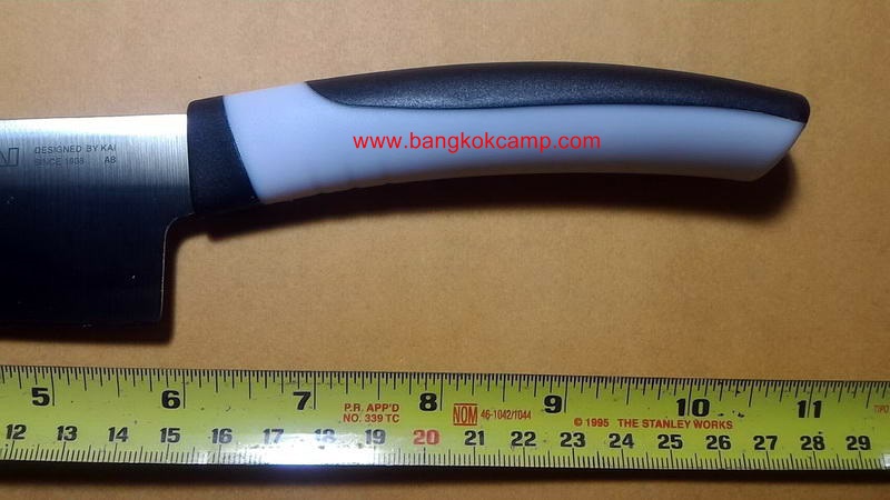 มีดญี่ปุ่น santoku knife small ใบมีด5.75นิ้ว ยาวรวม 11นิ้ว. ของใหม่ แท้