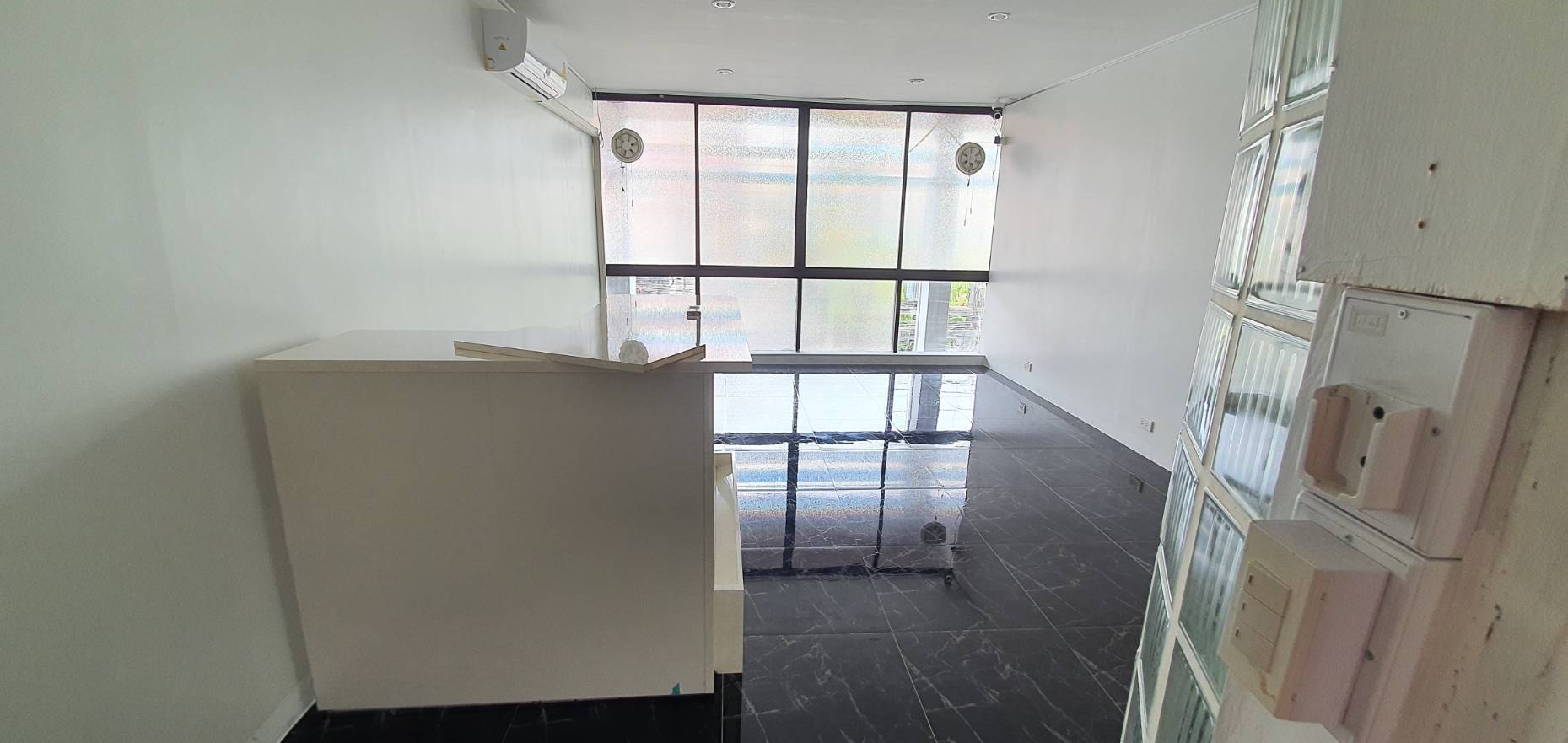 ให้เช่าตึกแถวใกล้ BTS พร้อมพงษ์ ติดกับ Fuji/UFM supermarket