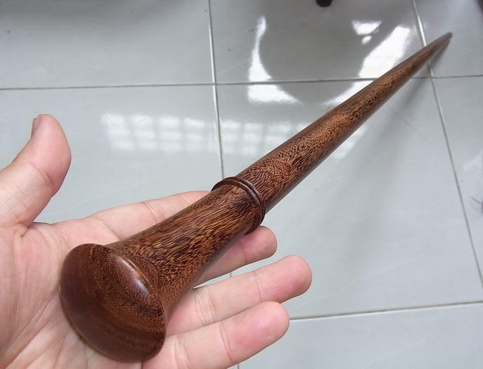 ไม้มงคลหายาก. ไม้ตะพด(ไม้แก่นมะขาม) ท่อนเดียวยาวตลอด ลายสวย ยาว 89.5ซม.