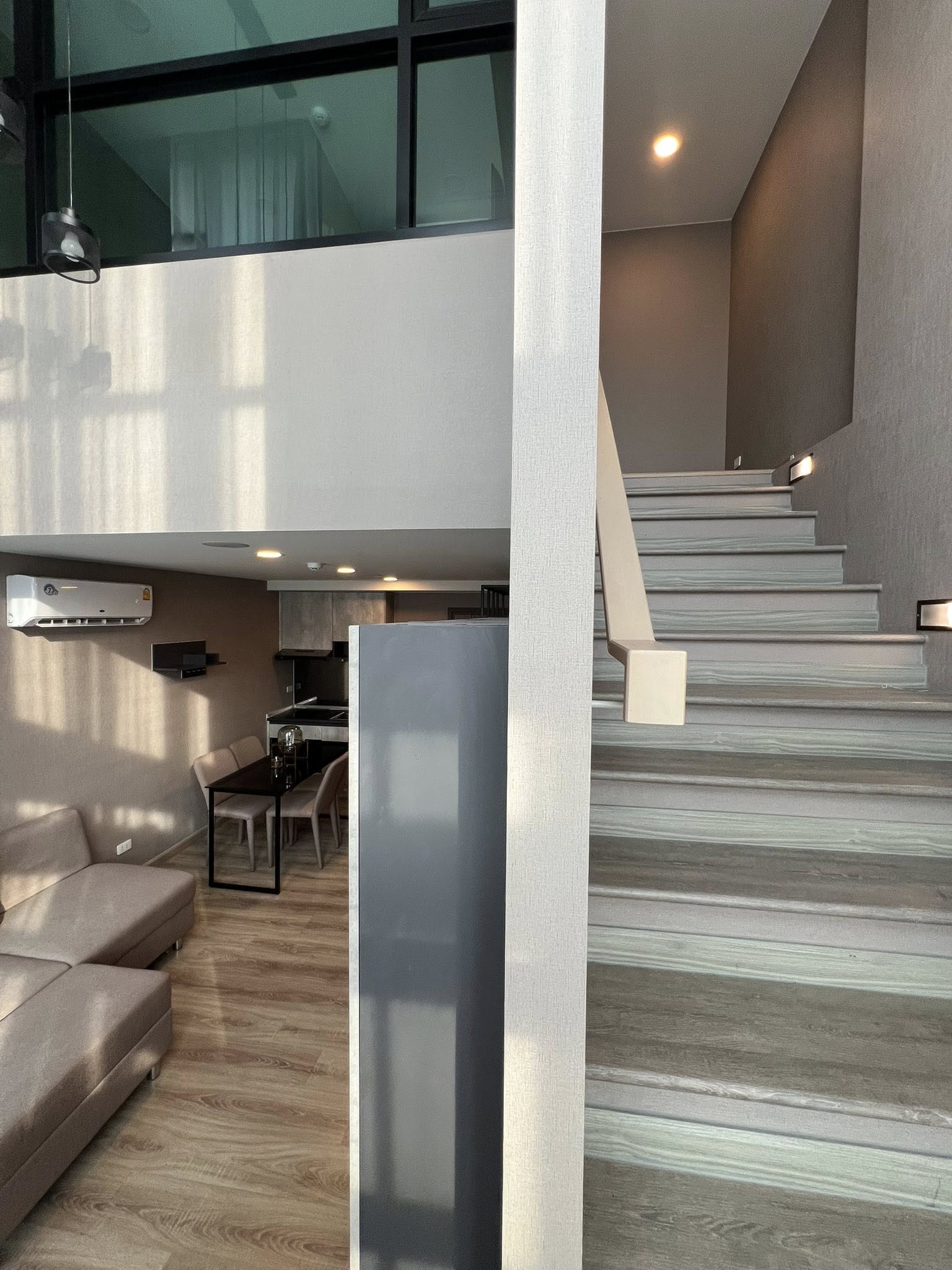 ให้เช่า The Cube Loft Nuanchan (เดอะคิวบ์ ลอฟท์ นวลจันทร์) 🔥 ห้อง Duplex 2 ชั้น สไตล์ลอฟท์ เข้าอยู่ได้เลย!