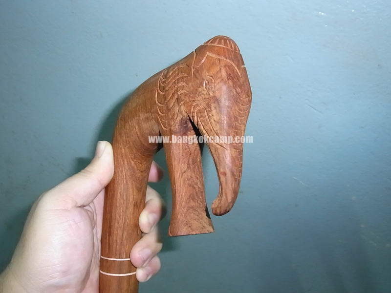 ไม้เท้า (ไม้ประดู่) จับกระชับมือ หัวช้าง งานปราณีตน่าสะสม หรือเหมาะเป็นของฝากผู้ใหญ ่