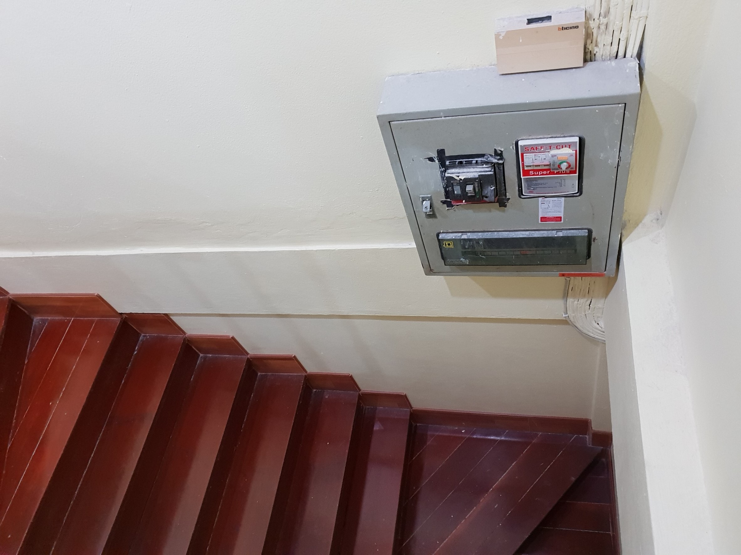 ขาย / เช่าบ้านแฝด 2 ชั้น หมู่บ้าน รังสิยา ซ.อุดมสุข 58 ถ.สุขุมวิท 103 ขายราคา 5.5 ล้าน 3 ห้องนอน