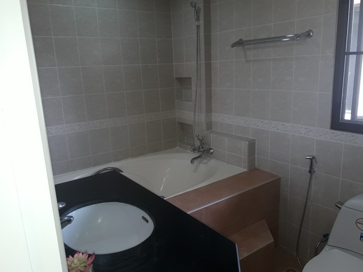 ขาย / เช่า บ้านเดียว 2 ชั้น หมู่บ้าน สยามเพส พัทยา ค่าเช่า 25,000 บาทต่อเดือนรายเดือน