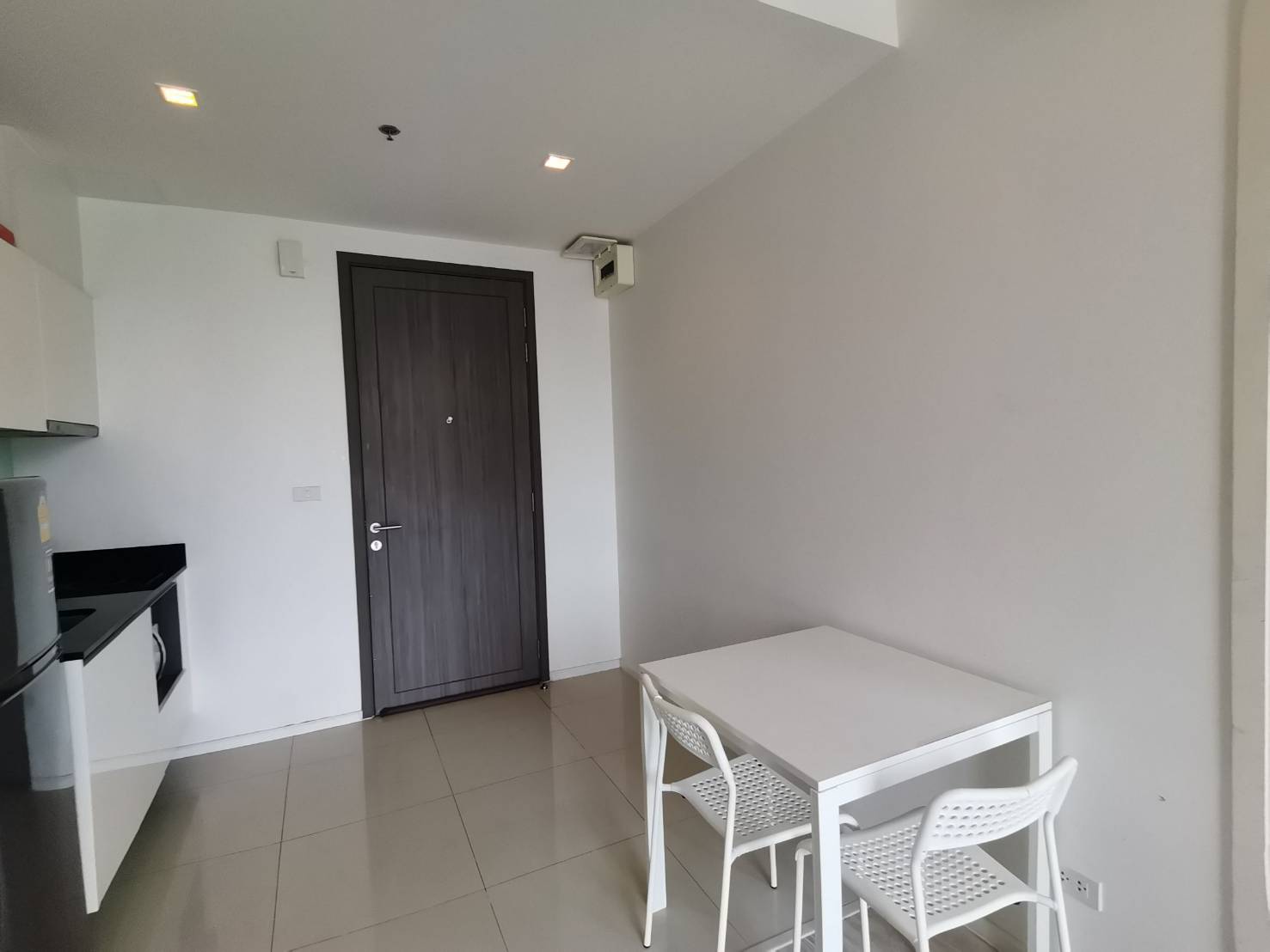 ขายคอนโด ต่ำกว่าทุน พร้อมผู้เช่า คอนโด Quinn Ratchada 17 (ควินน์ รัชดา 17) 1 ห้องนอน 1 ห้องน้ำ ชั้น 5