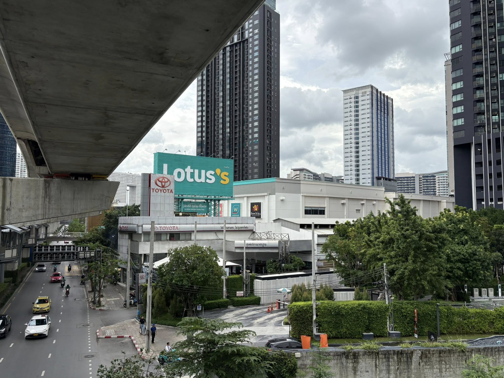 ให้เช่าคอนโดใหม่ The Line Vibe Ladprao (เดอะไลน์ ไวบ์ ลาดพร้าว) — ใจกลางลาดพร้าว ติดรถไฟฟ้า 2 สาย