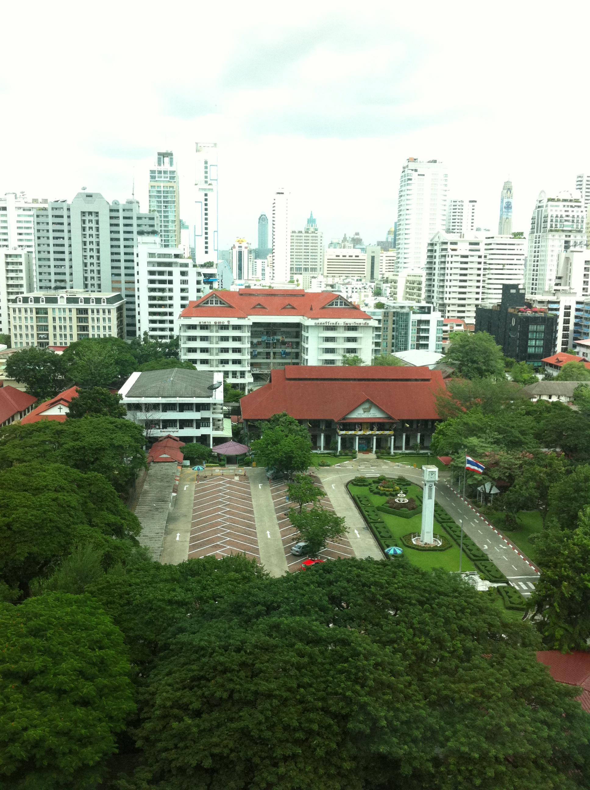 ให้เช่าคอนโด The Room Sukhumvit 21 (เดอะ รูม สุขุมวิท 21) 2 ยูนิต ห้องตกแต่งพร้อมเข้าอยู่ คอนโดใจกลางอโศก เยื้องตึกแกรมมี่