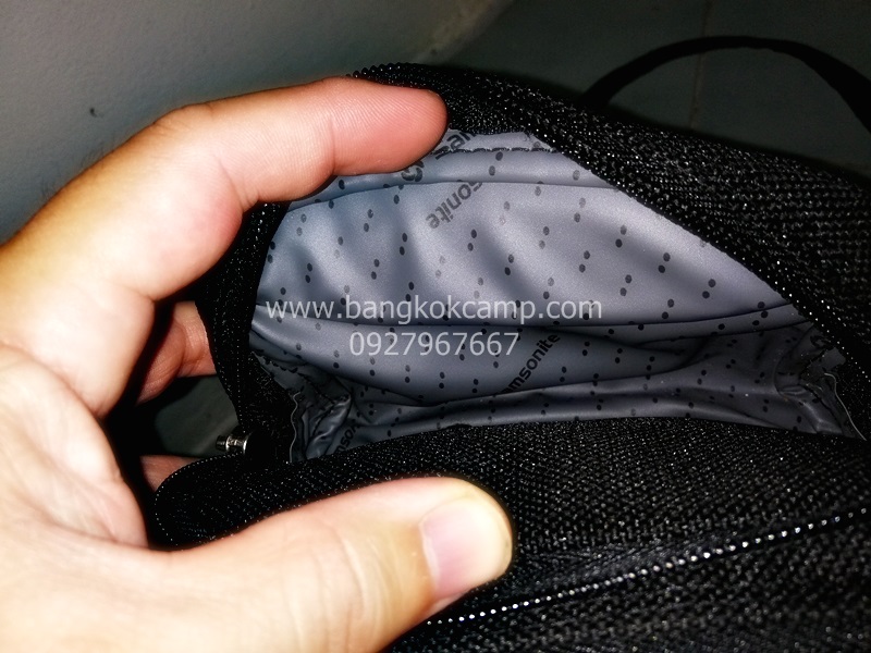 Samsonite กระเป๋าสะพาย เหมือนใหม่ สภาพดี ใบเล็ก พร้อมใช้