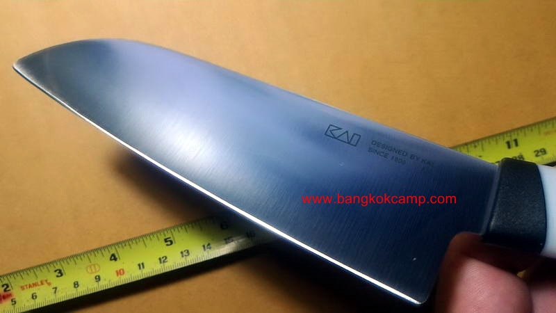 มีดญี่ปุ่น santoku knife small ใบมีด5.75นิ้ว ยาวรวม 11นิ้ว. ของใหม่ แท้