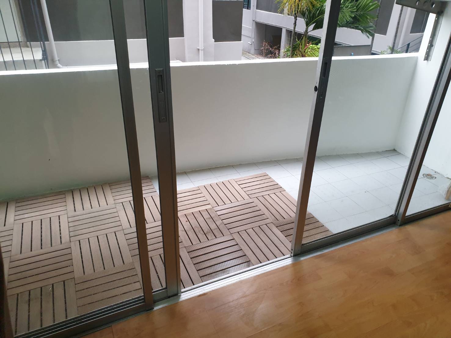 ให้เช่าคอนโด แฟมมิลี่ พาร์ค คอนโดมิเนียม Family Park Condominium (FP Condominium) ห้องสตูดิโอ 1 ห้องน้ำ (มีระเบียง) เลี้ยงสัตว์ได้ ราคา 7500 บาทต่อเดือน