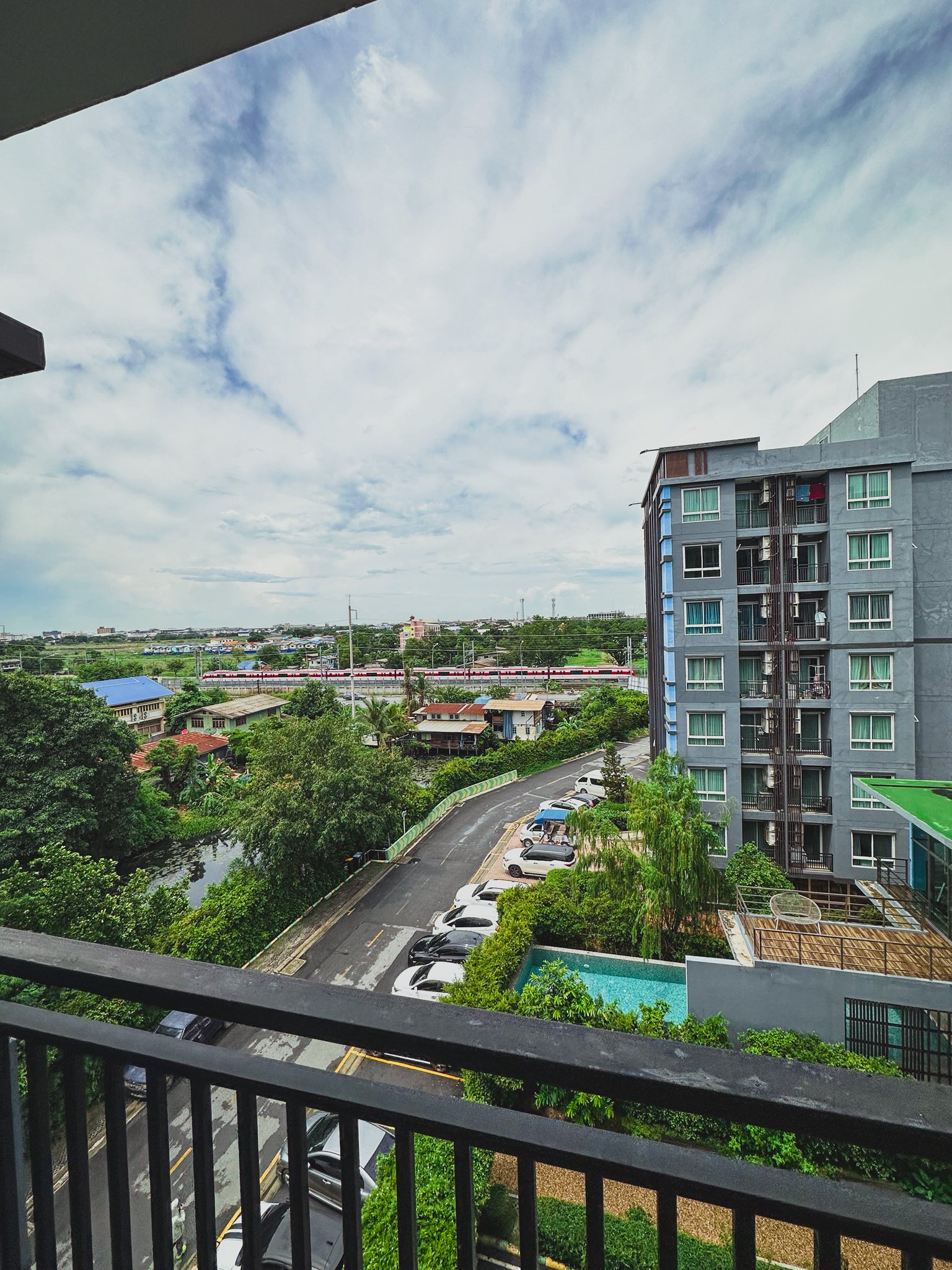 ให้เช่า! Rill Condo หลักหก – คอนโดห้องมุม แต่งครบ ติดรถไฟฟ้าสายสีแดง