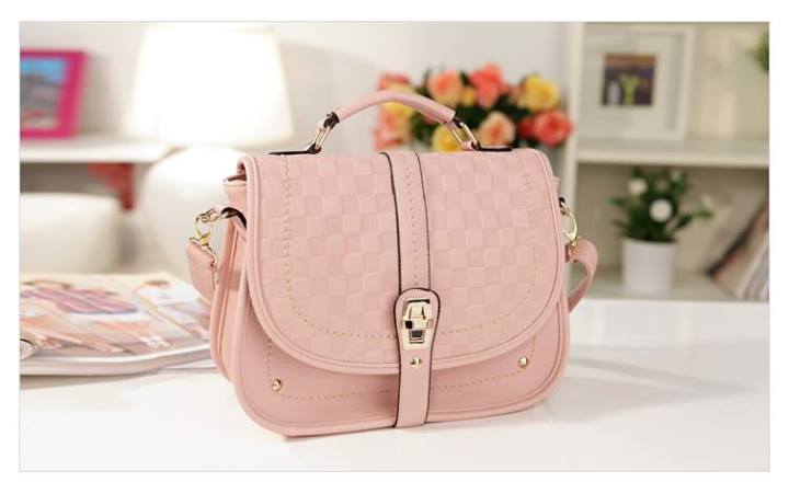 กระเป๋า Axixi กระเป๋าแฟชั่นยุโรป และอเมริกา มีมาให้เลือกทั้งหมด 5 สี สีข้ามสเปนสีแดง/สีดำแจ๊ส/ สีชมพูพีช/สีฟ้าแก้ว/งาช้าง