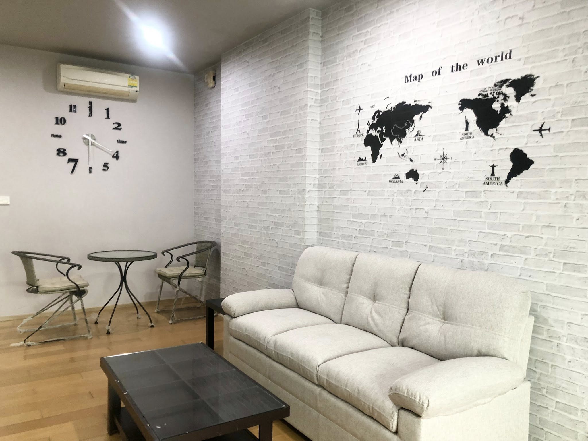 ðïļ āđāļŦāđāđāļāđāļēāļāļāļāđāļ āđāļŪāļāđ āļŠāļēāļāļĢ / For Rent Hive Sathorn Condominium ( English below )