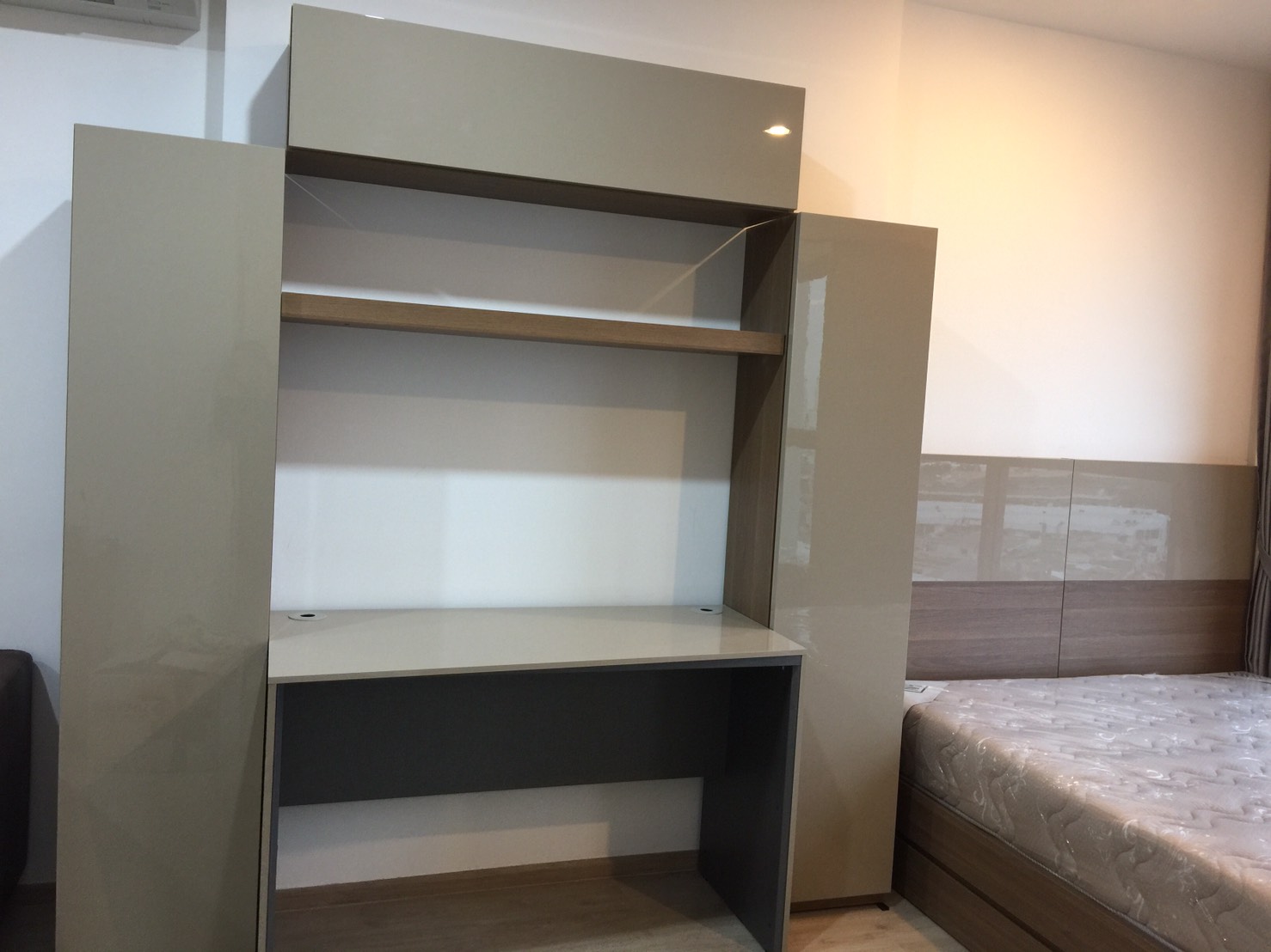 รหัสทรัพย์ 48860 ให้เช่าคอนโด ไอดีโอ คิว จุฬา-สามย่าน / Ideo Q Chula-Samyan ห้องสตูดิโอ ขนาดพื้นที่ 30 ตรม ชั้น 9ตกแต่งครบพร้อมอยู่ ราคาเช่า 26,000 บาทต่อเดือน สัญญาเช่า 1 ปี