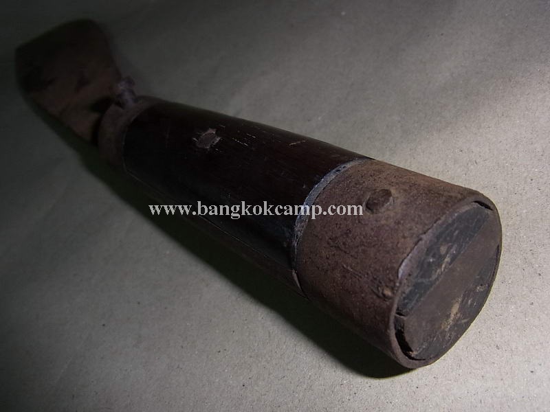 มีดเหน็บ เก่า สภาพสมบูรณ์ ยุคสงครามโลก... ใบยาว30ซม. สันหนา8มิล. ตีหนาไล่ปลายบาง สภาพสมบูรณ์.