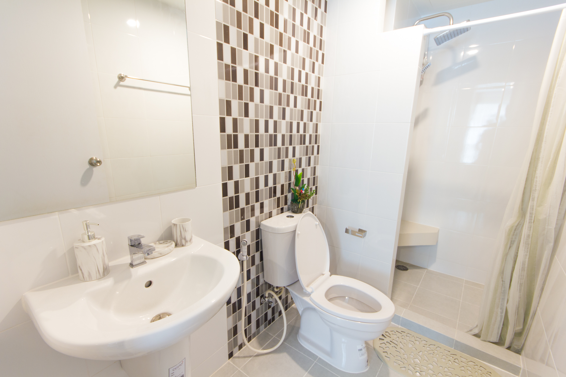 ขายคอนโดThe Kith Plus Sukhumvit 113 (เดอะ คิทท์ พลัส สุขุมวิท 113) 2 ยูนิต ตกแต่งครบพร้อมเข้าอยู่ ยูนิตที่1 แบบ 1 ห้องนอน 1 ห้องน้ำ ตึก A ชั้น 3