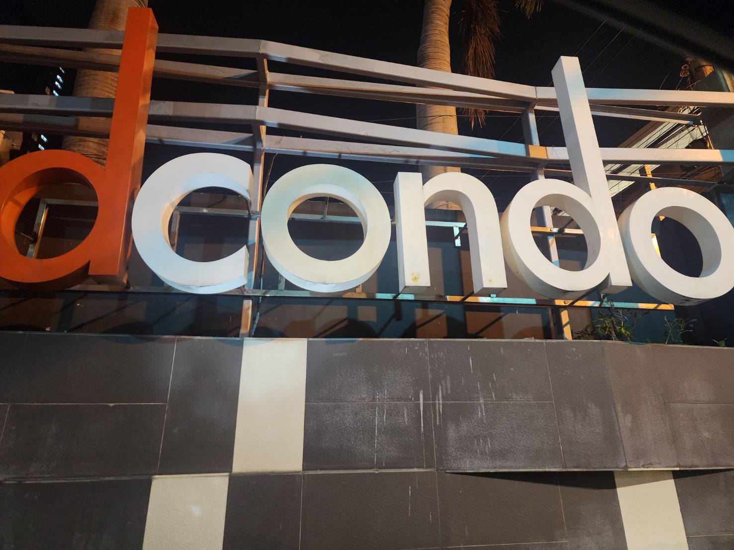 ให้เช่า dcondo Rattanathibet (ดีคอนโด รัตนาธิเบศร์) ก่อนถึงรถไฟฟ้าสถานีไทรม้า สตูดิโอ ขนาด 28.84 ตร.ม. ชั้น 6 ตึกB ทิศเหนือ