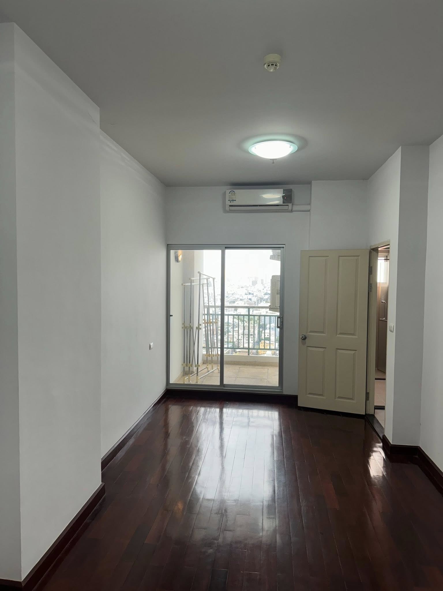 Penthouse @ Supalai Park Asoke - Ratchada (ศุภาลัย ปาร์ค อโศกรัชดา) ทำเลเทพ ติดถนนใหญ่ ใกล้ MRT พระราม 9