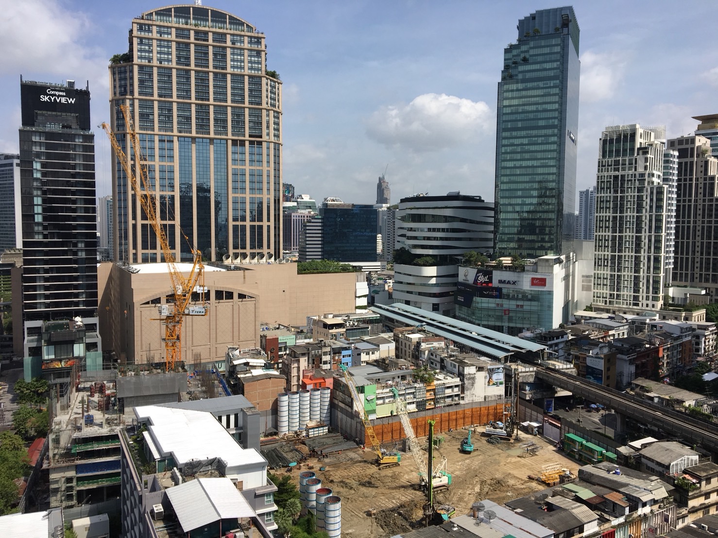 ขาย / ให้เช่าคอนโด 1 ห้องนอน ติด BTS พร้อมพงษ์ ซอยสุขุมวิท 26 ข้างๆห้าง The Emporium ค่ะ ชื่อโครงการ Noble Refine (โนเบิล รีไฟน์)