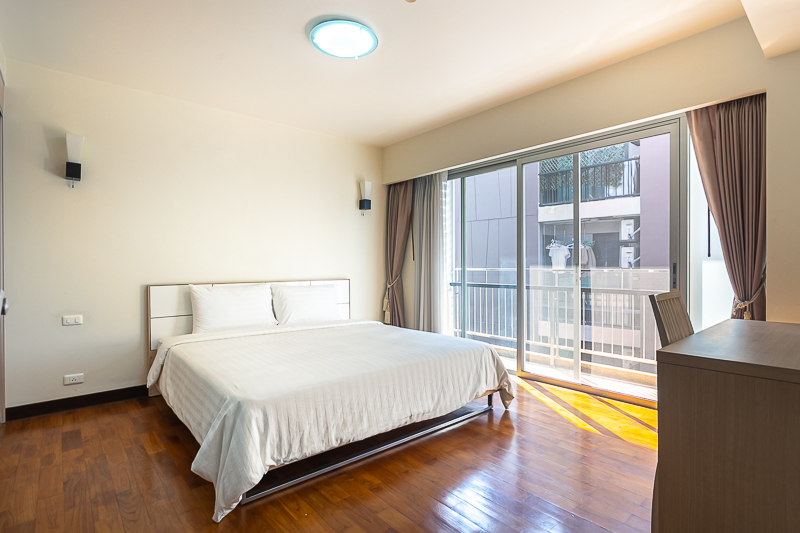 ให้เช่าคอนโด Baan Sukhumvit 14 (บ้านสุขุมวิท 14) 3 ห้องนอน 2 ห้องน้ำ ขนาด 177 ตรม ชั้น 7 ราคาเช่า 70000 บาท