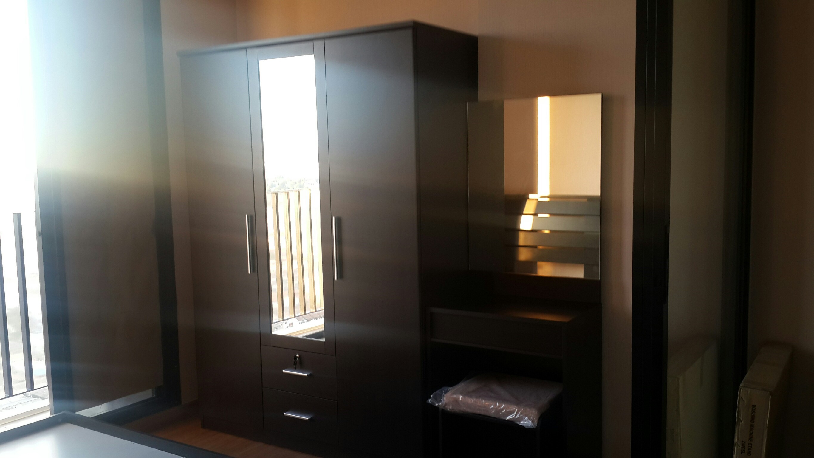 ให้เช่าคอนโด the tree interchange 1 ห้องนอน 1 ห้องน้ำ ชั้น 37 กับ 40 ตึกA 4029 กับ 3703 ทิศใต้คะ วิวแม่น้ำ รัฐสภาคะ ราคา 12,000 บาท full furniture