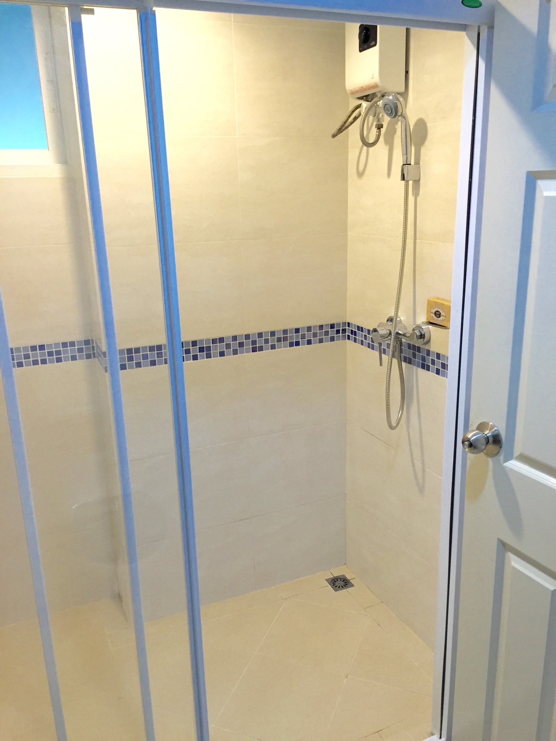 ให้เช่าคอนโด Life @ Sathorn 10 (ไลฟ์ แอท สาทร 10) 1 ห้องนอน 42 ตร.ม. ชั้น 9 ห้องเลขที่ 48/74 (แบบ B14) วิวสีลม