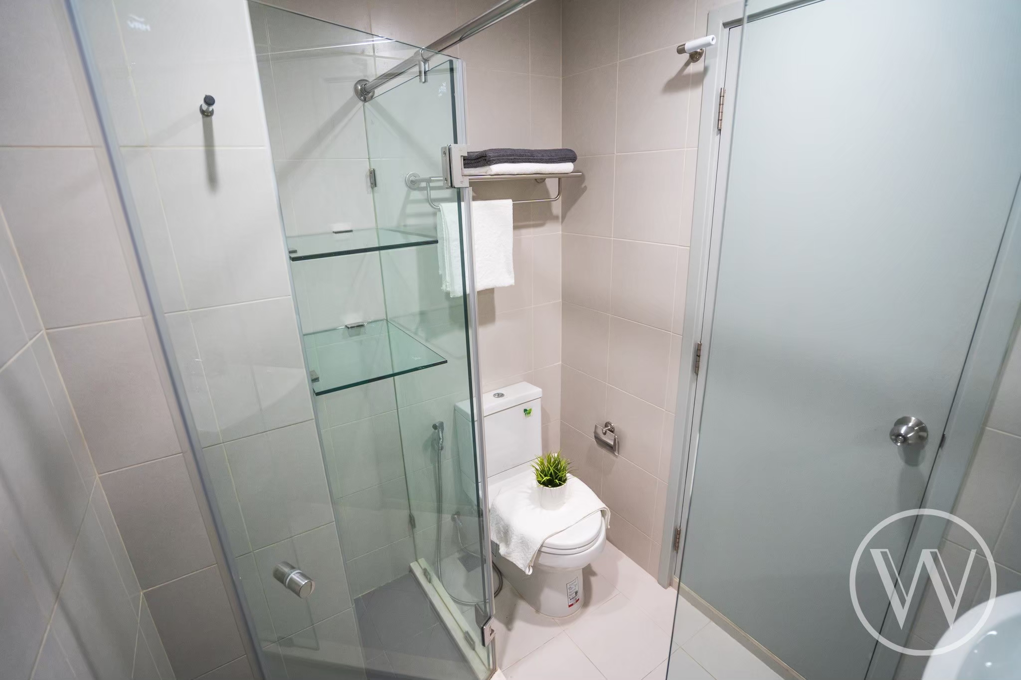 ขายคอนโดหรูติด BTS บางนา IDEO MOBI Sukhumvit Eastgate ไอดีโอ โมบิ สุขุมวิท อีสท์เกต ห้องสตูดิโอขนาด 22 ตร.ม. ชั้น 11 วิวสระว่ายน้ำ