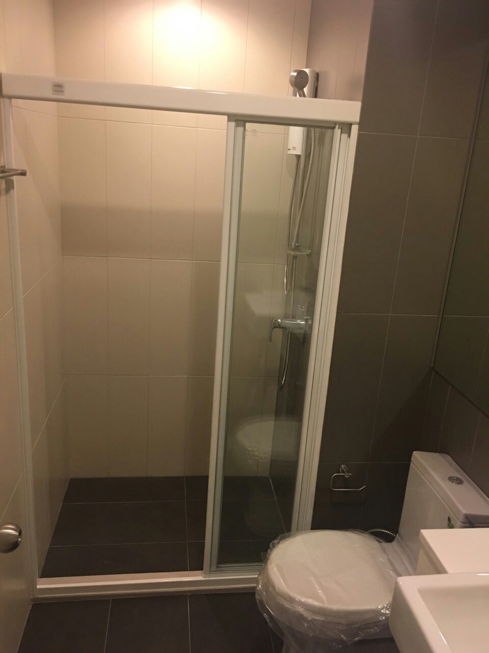 ให้เช่าห้องคอนโด Centric Ratchada-Suthisan 1 ห้องนอน ชั้น 5 หัวมุม ติดสระว่ายน้ำ