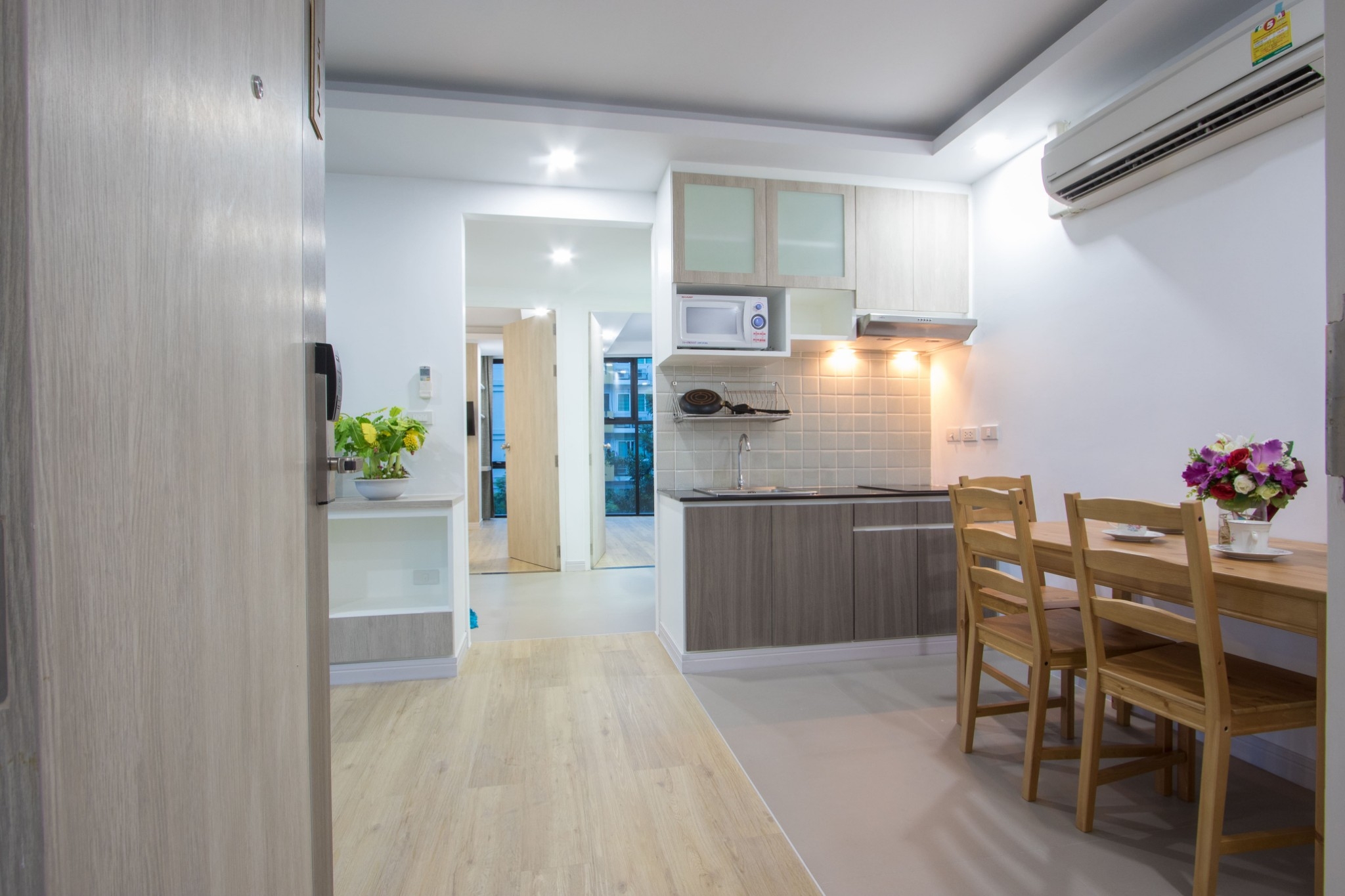 ให้เช่าห้องชุดรายเดือน TT Residence มีห้อง 4 ขนาดให้เลือก ห้องสตูดิโอ ห้อง 1 ห้องนอน ห้อง 2 ห้องนอน 1 ห้องน้ำ