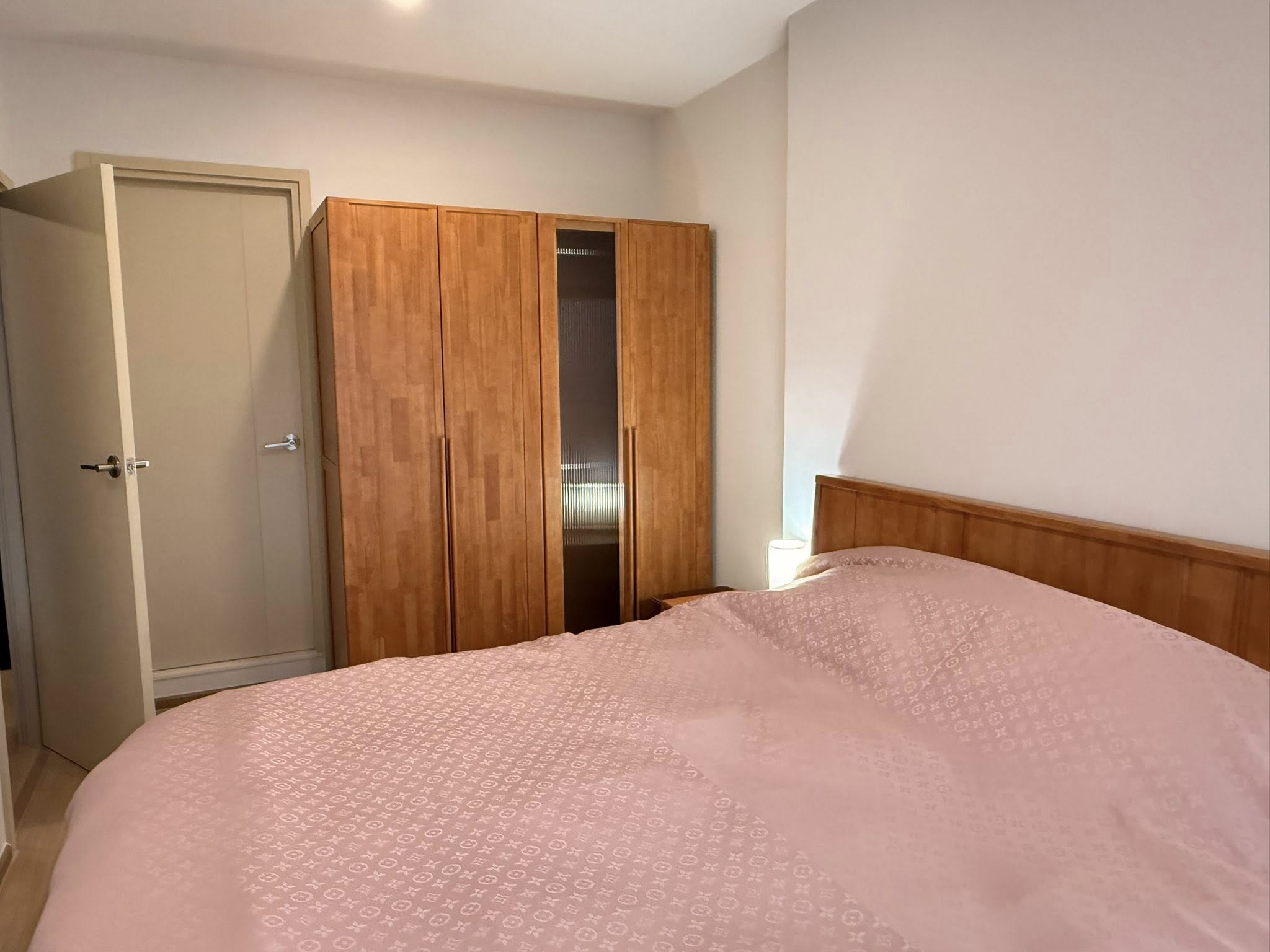 ให้เช่าคอนโดใหม่ Life Rama 4 - Asoke (ไลฟ์ พระราม 4 - อโศก) วิวแม่น้ำสวยมาก ใกล้ MRT ศูนย์สิริกิติ์ เพียง 300 เมตร