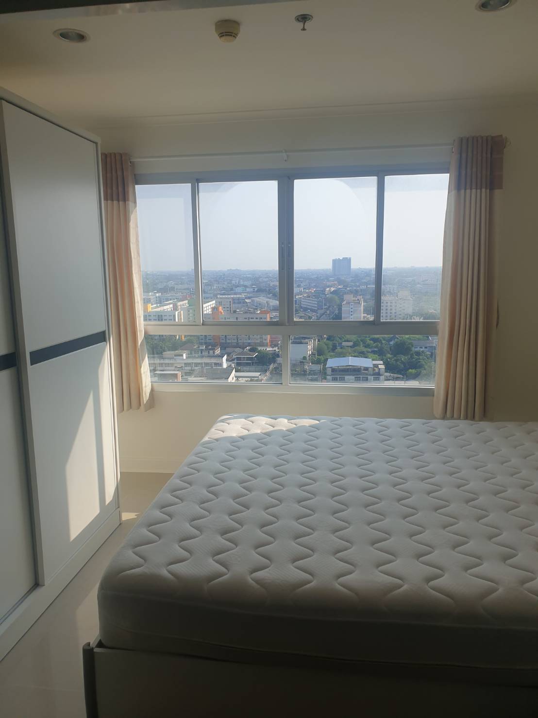 ขายคอนโด พร้อมผู้เช่าสัญญา1ปี(เช่า7500/เดือน หมดสัญญา เมษายน66) โครงการ คอนโด ลุมพินี วิลล์ บางแค Lumpini Ville Bangkhae