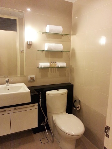 คอนโดให้เช่า Supalai Premier Asoke Condominium ศุภาลัยพรีเมียร์อโศก 1 ห้องนอน 1 ห้องน้ำ ชั้น 17 พื้นที่ 50 ตร.ม เฟอร์ครบ ราคาค่าเช่า : 26,000/ เดือน