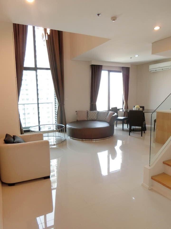 ให้เช่าคอนโด Villa Asoke (วิลล่า อโศก) 1 ห้องนอน 2 ห้องน้ำ ห้อง Duplex ขนาด 80 ตารางเมตร