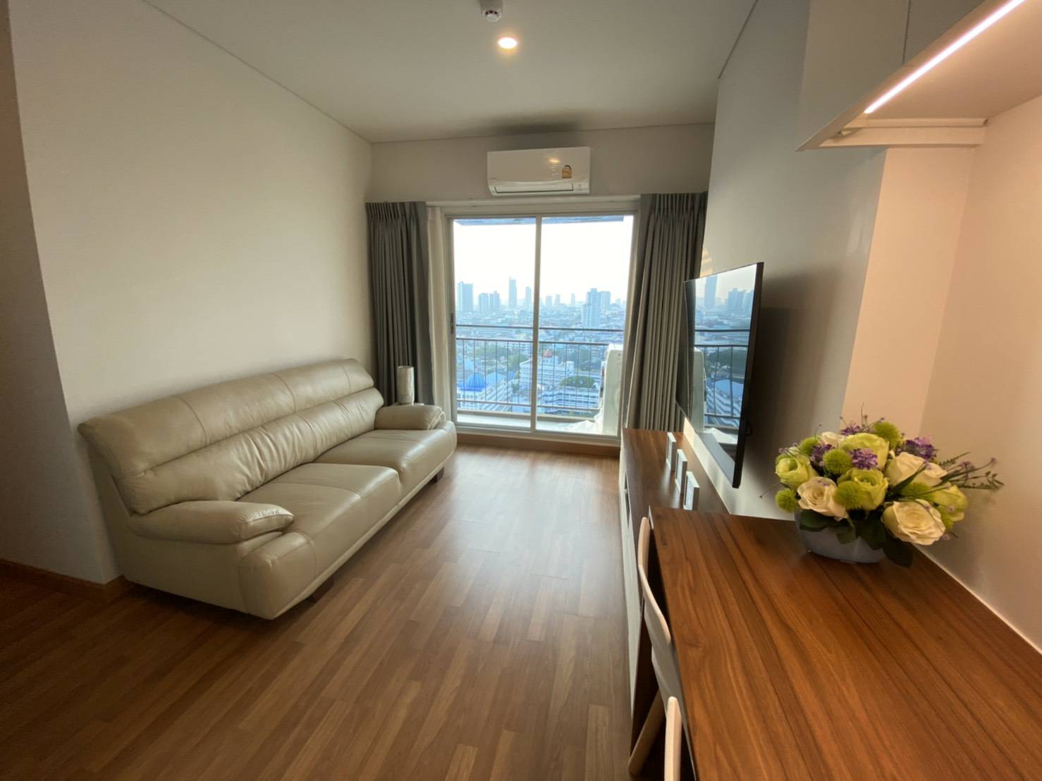 ให้เช่าคอนโด Lumpini Place Ratchada-Sathu (ลุมพินี เพลส รัชดา - สาธุ) 1 ห้องนอน 1 ห้องน้ำ ขนาด 33 ตรม ชั้น 22